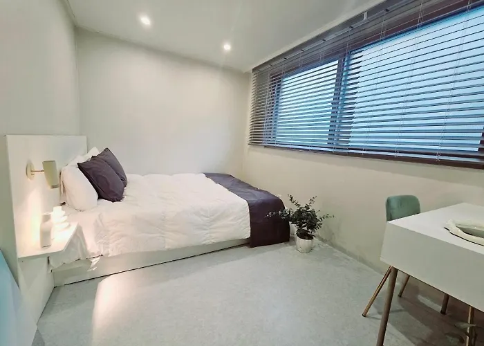 Parkside House 202